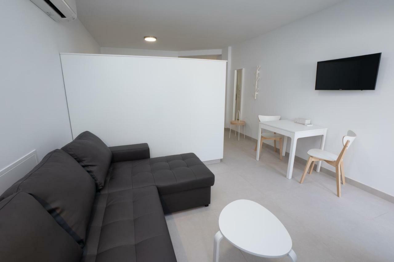 Apartamentos Mombasa 1 Planta Nerja Luaran gambar