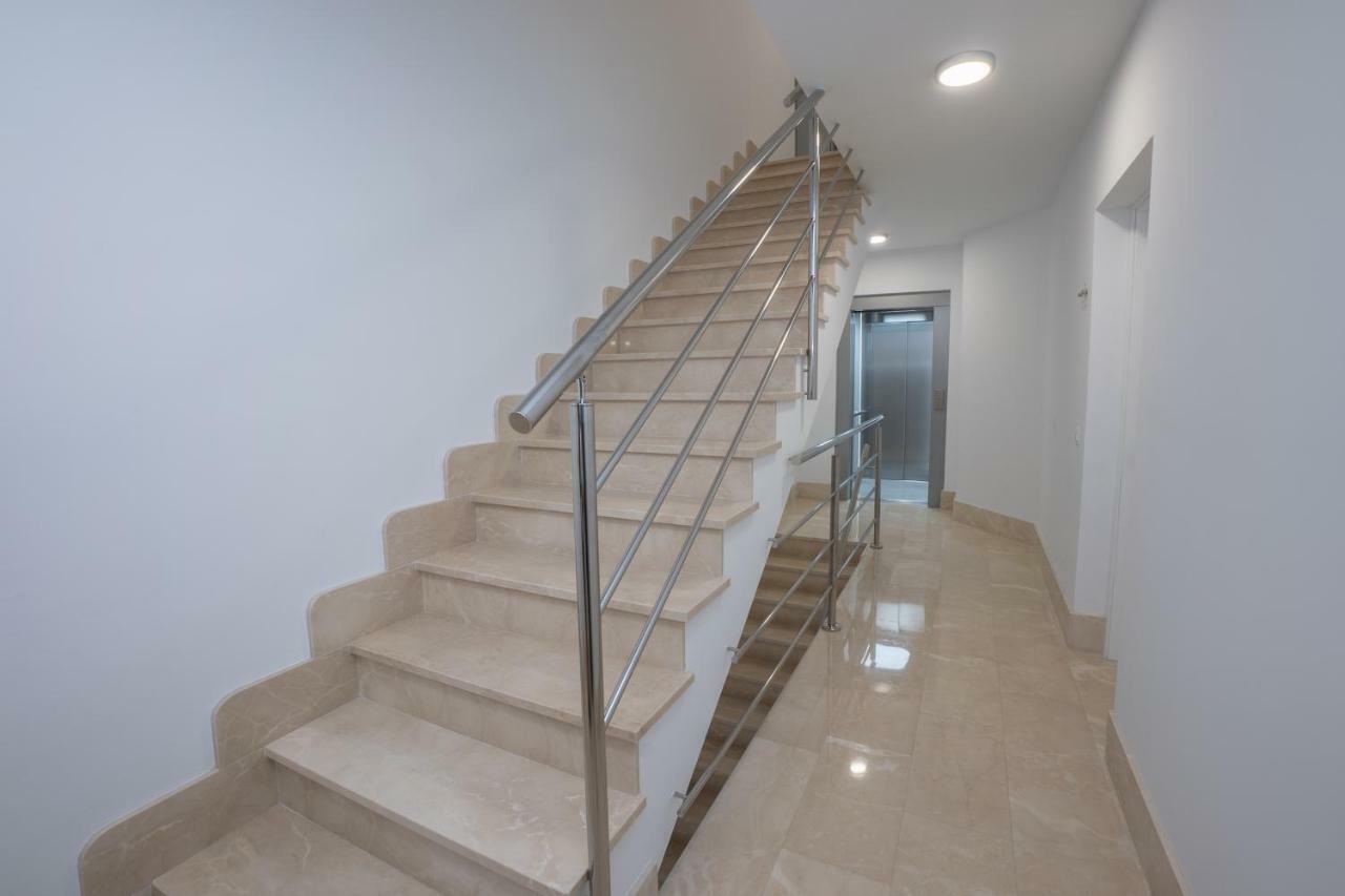 Apartamentos Mombasa 1 Planta Nerja Luaran gambar