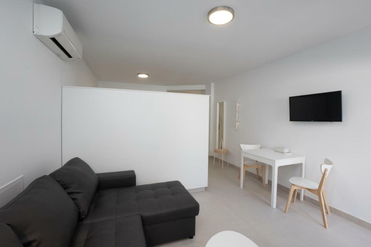 Apartamentos Mombasa 1 Planta Nerja Luaran gambar