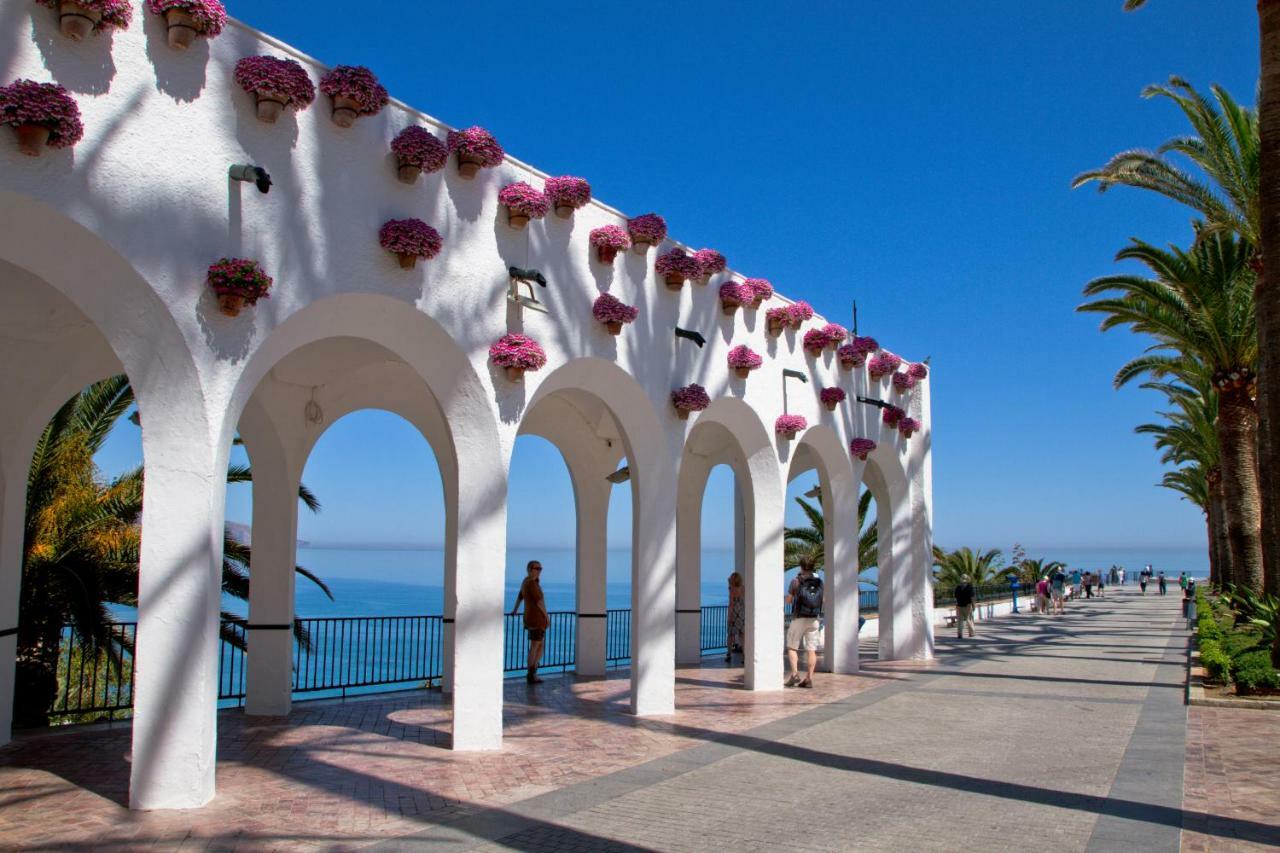 Apartamentos Mombasa 1 Planta Nerja Luaran gambar